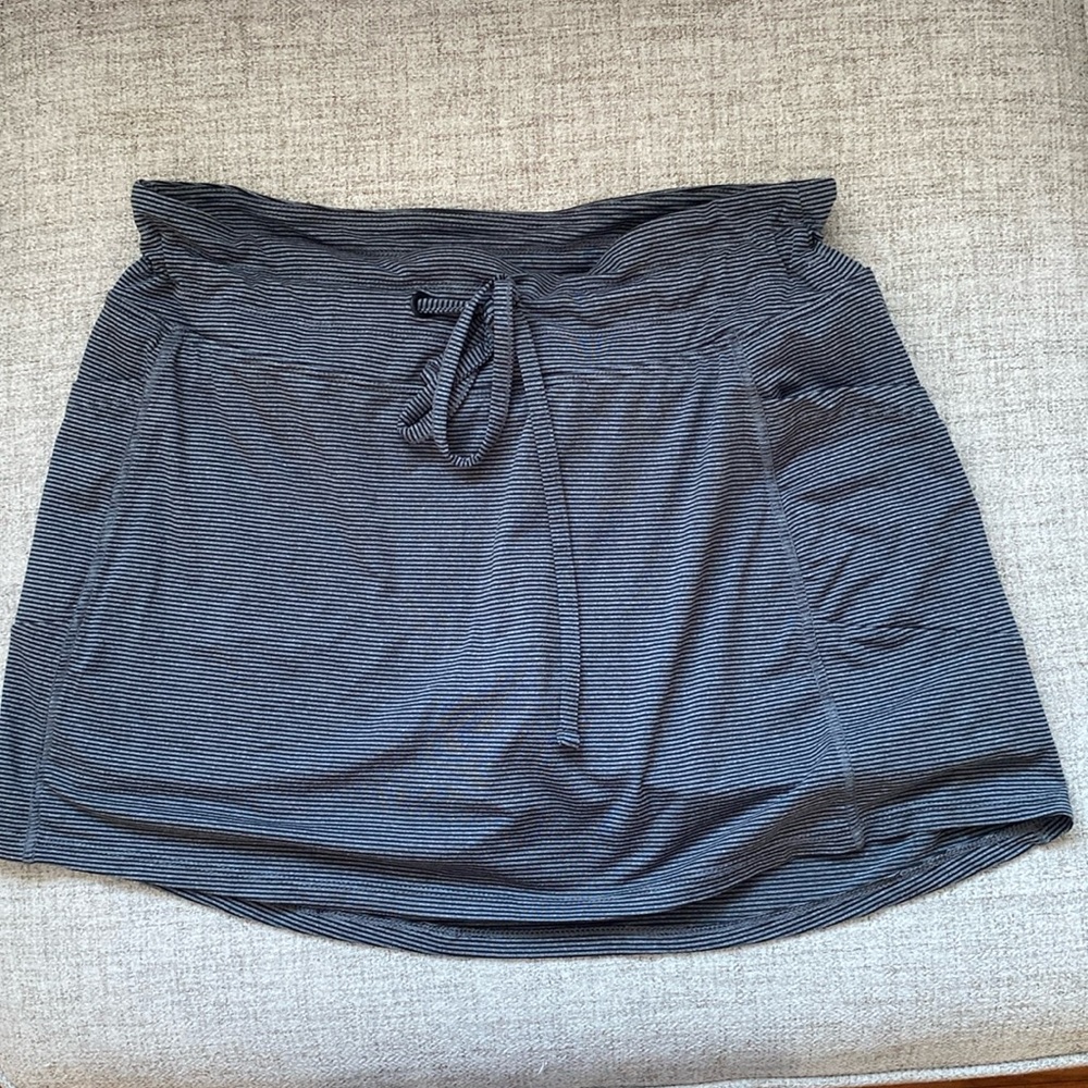 Balance Collection activewear women’s skort size large.